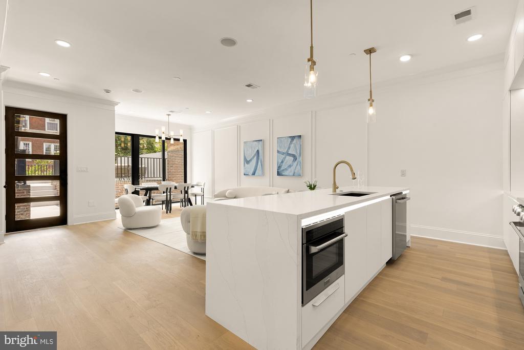 733 EUCLID STREET NW Unit: 104