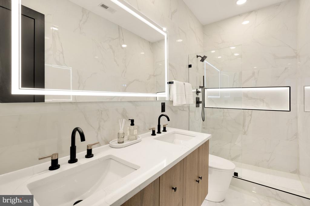 733 EUCLID STREET NW Unit: 104