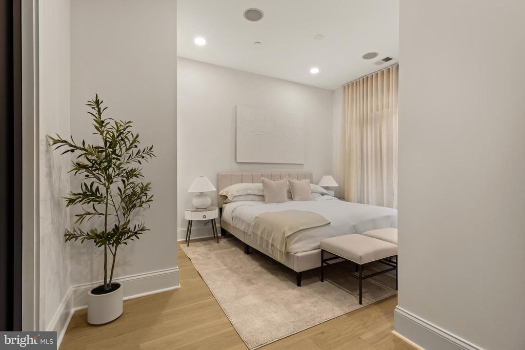 733 EUCLID STREET NW Unit: 104