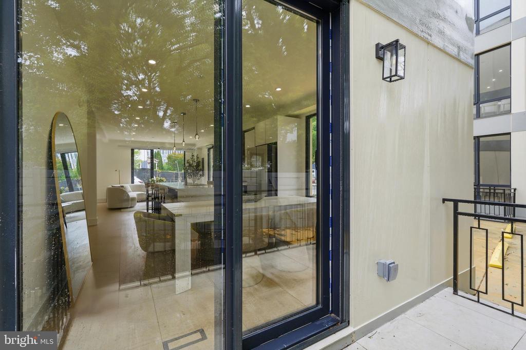1810 CENTRAL PLACE NE Unit: 1