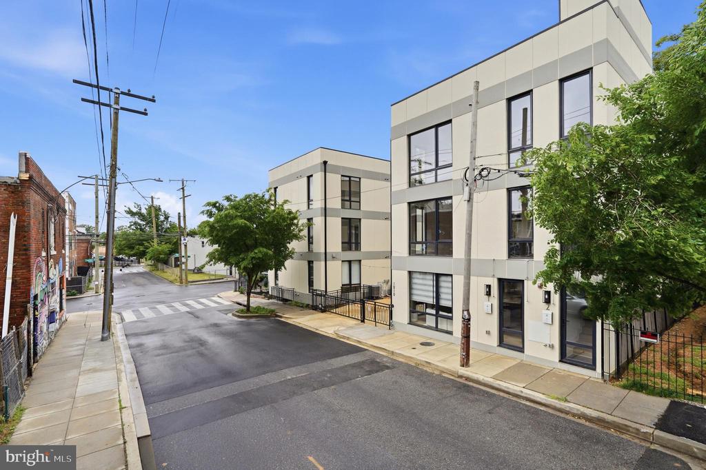 1810 CENTRAL PLACE NE Unit: 1