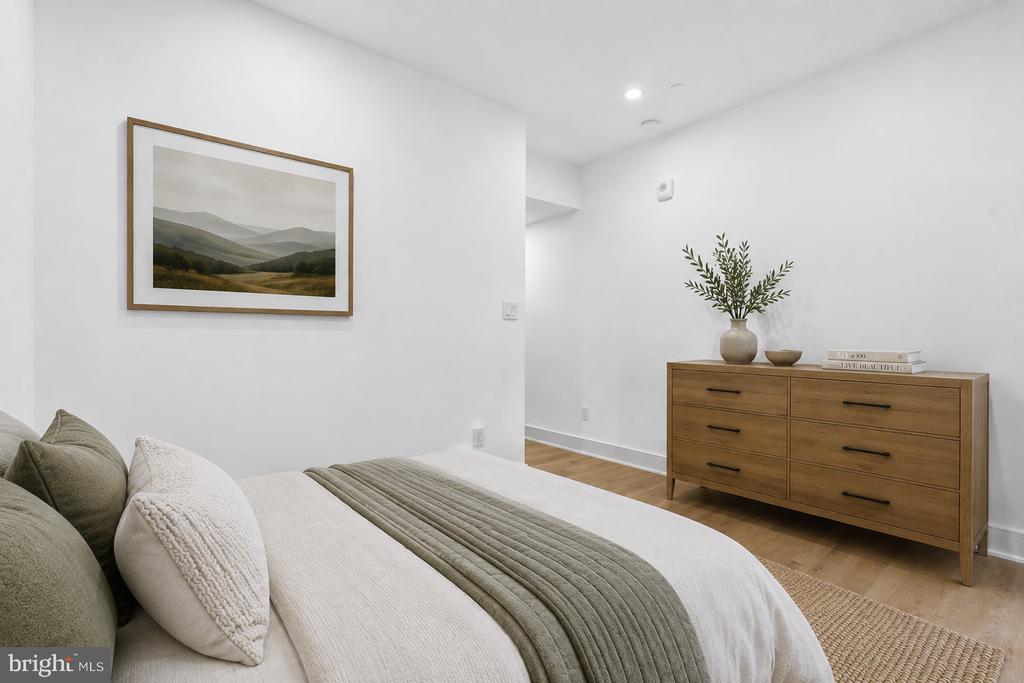 1810 CENTRAL PLACE NE Unit: 1