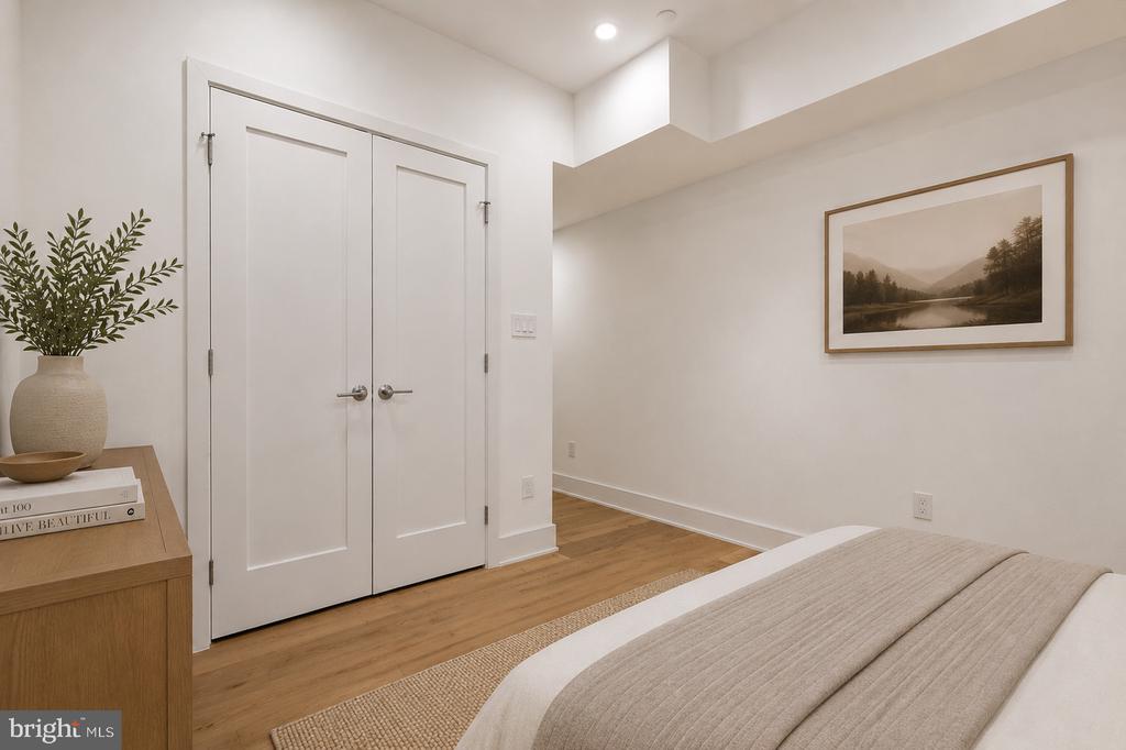 1810 CENTRAL PLACE NE Unit: 1