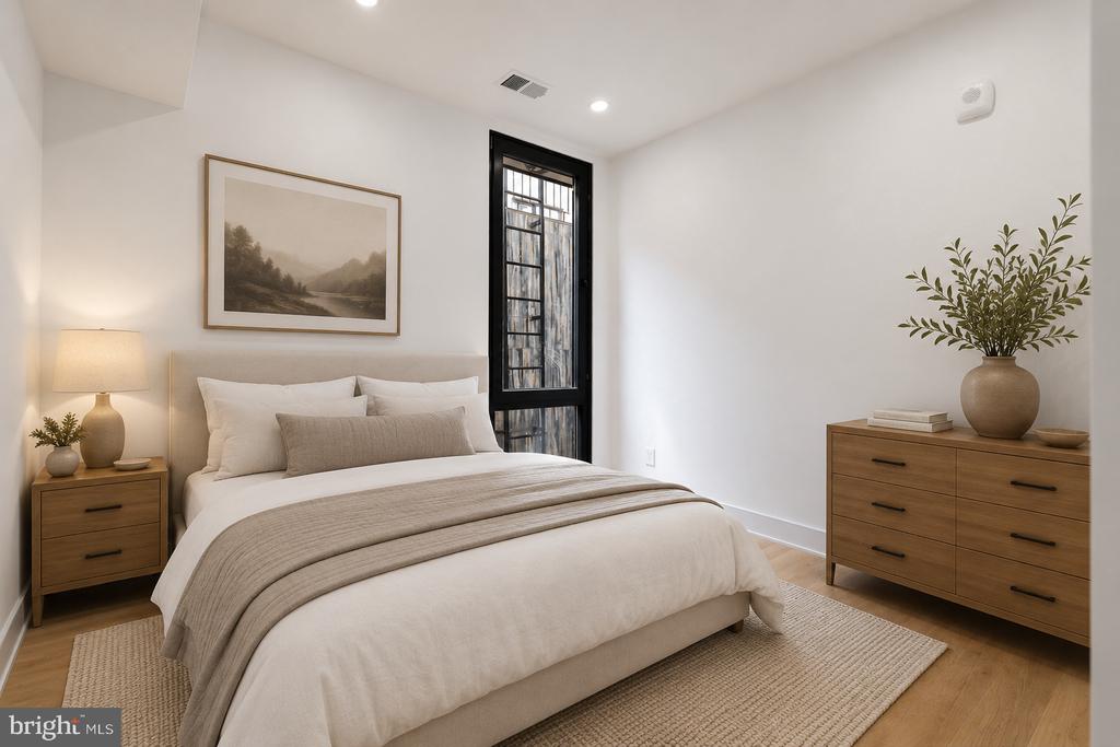 1810 CENTRAL PLACE NE Unit: 1
