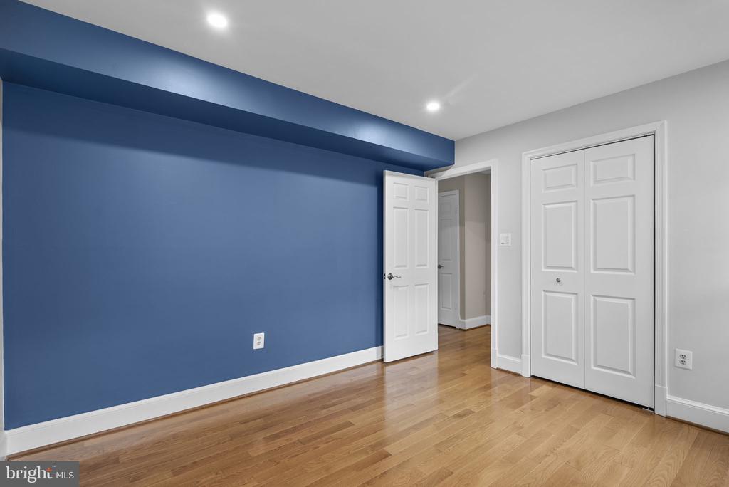 3203 SUTTON PLACE NW Unit: C