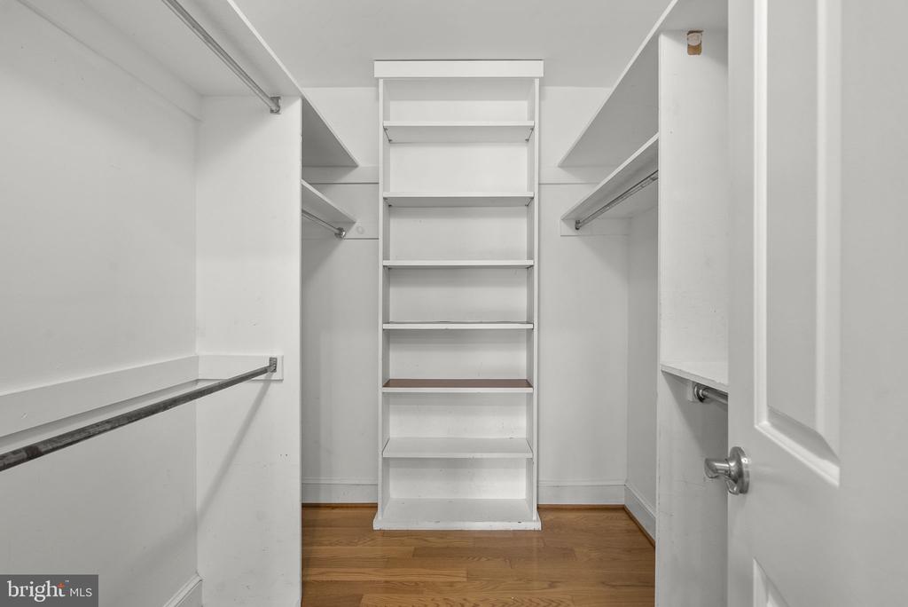 3203 SUTTON PLACE NW Unit: C