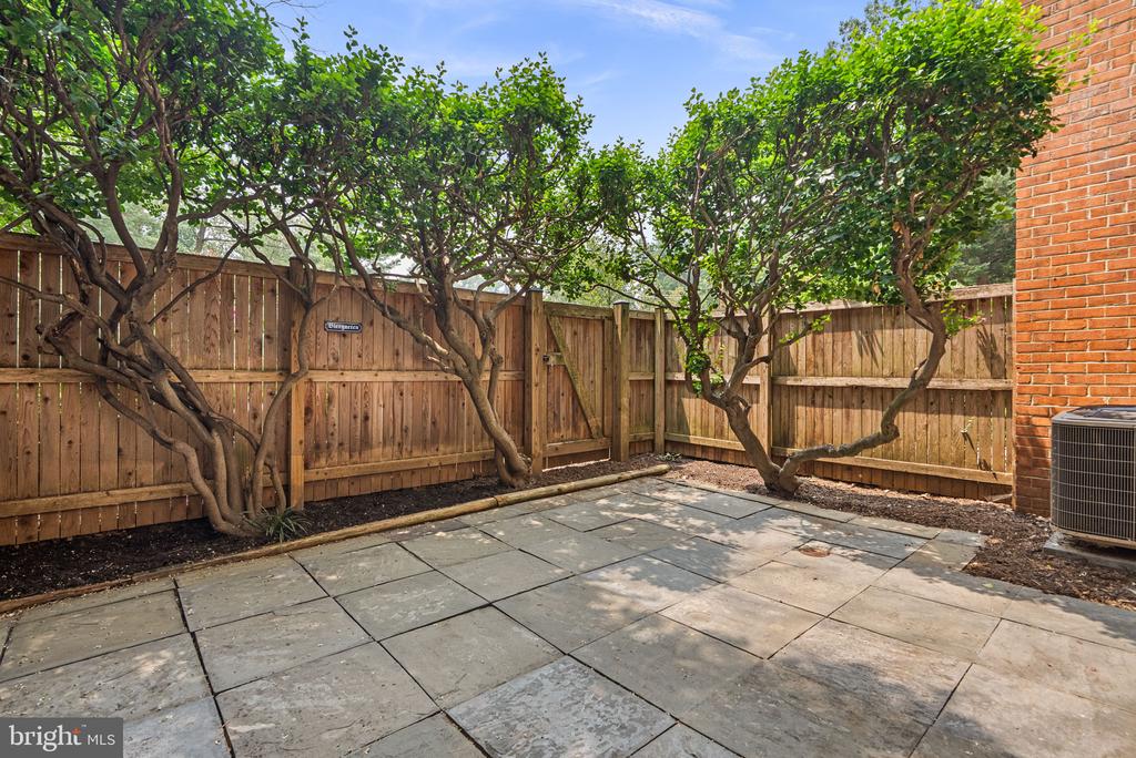 3203 SUTTON PLACE NW Unit: C