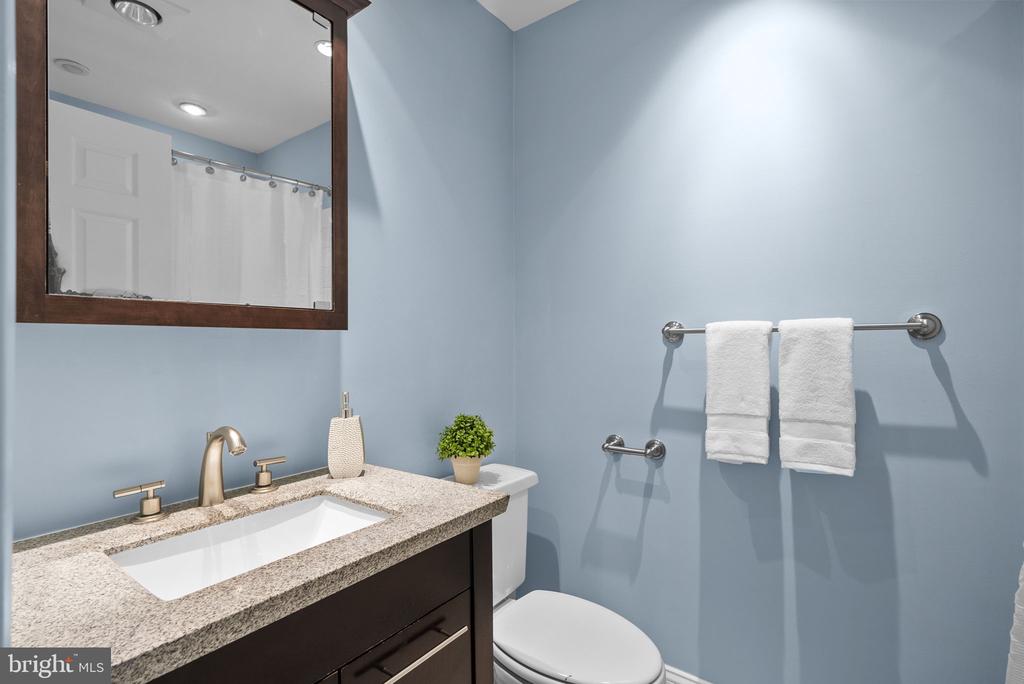 3203 SUTTON PLACE NW Unit: C