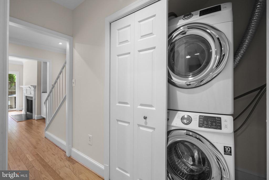 3203 SUTTON PLACE NW Unit: C