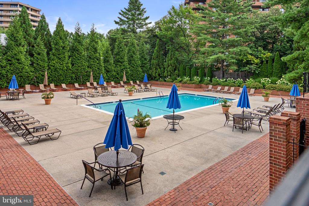 3203 SUTTON PLACE NW Unit: C