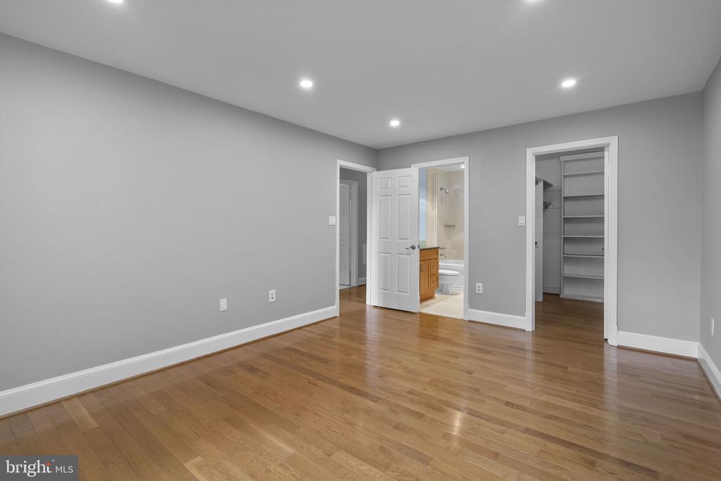 3203 SUTTON PLACE NW Unit: C