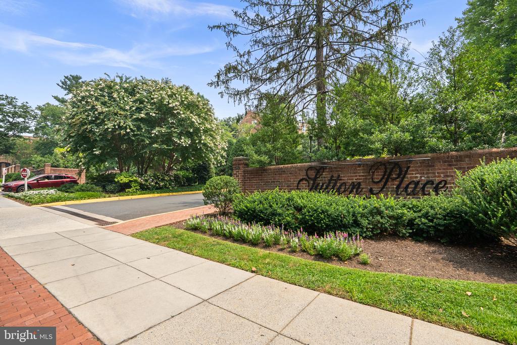 3203 SUTTON PLACE NW Unit: C