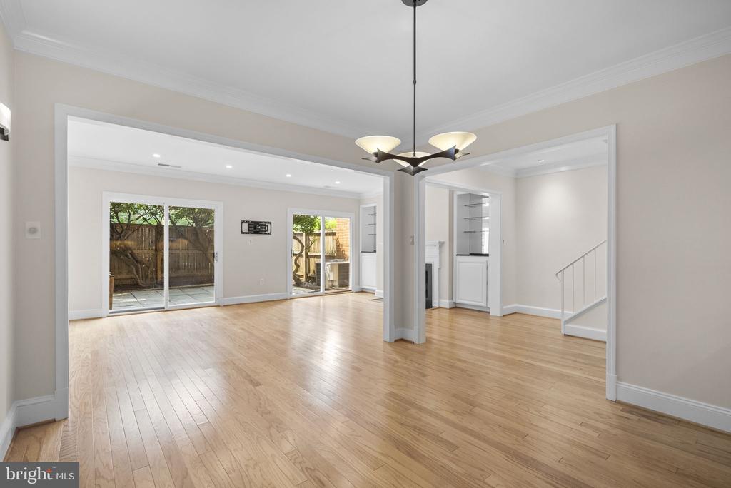 3203 SUTTON PLACE NW Unit: C