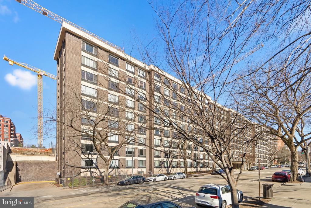 2501 CALVERT STREET NW Unit: 409