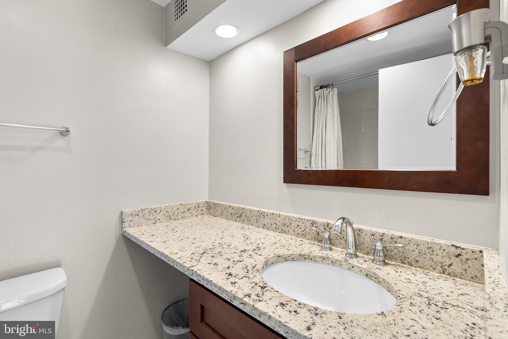 2501 CALVERT STREET NW Unit: 409
