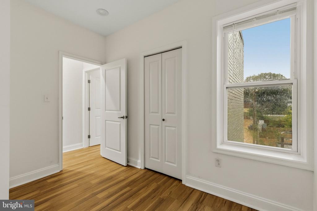 113 15TH STREET SE