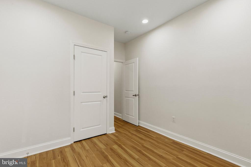 113 15TH STREET SE