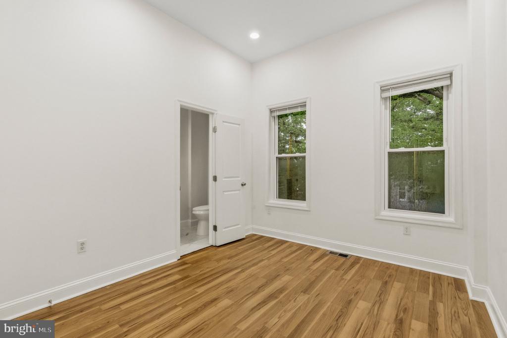 113 15TH STREET SE
