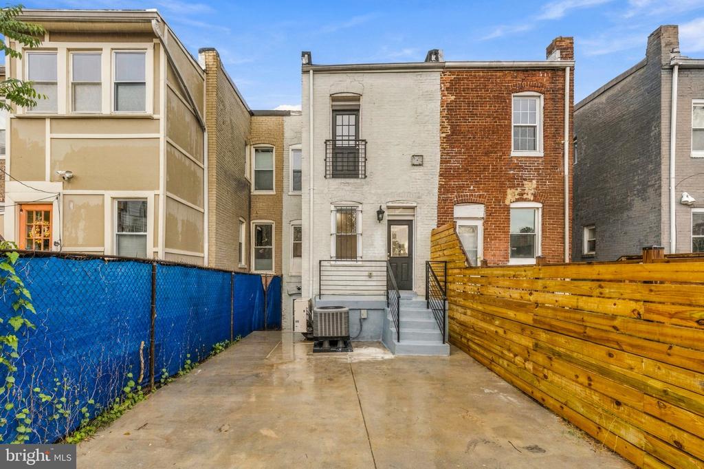 113 15TH STREET SE
