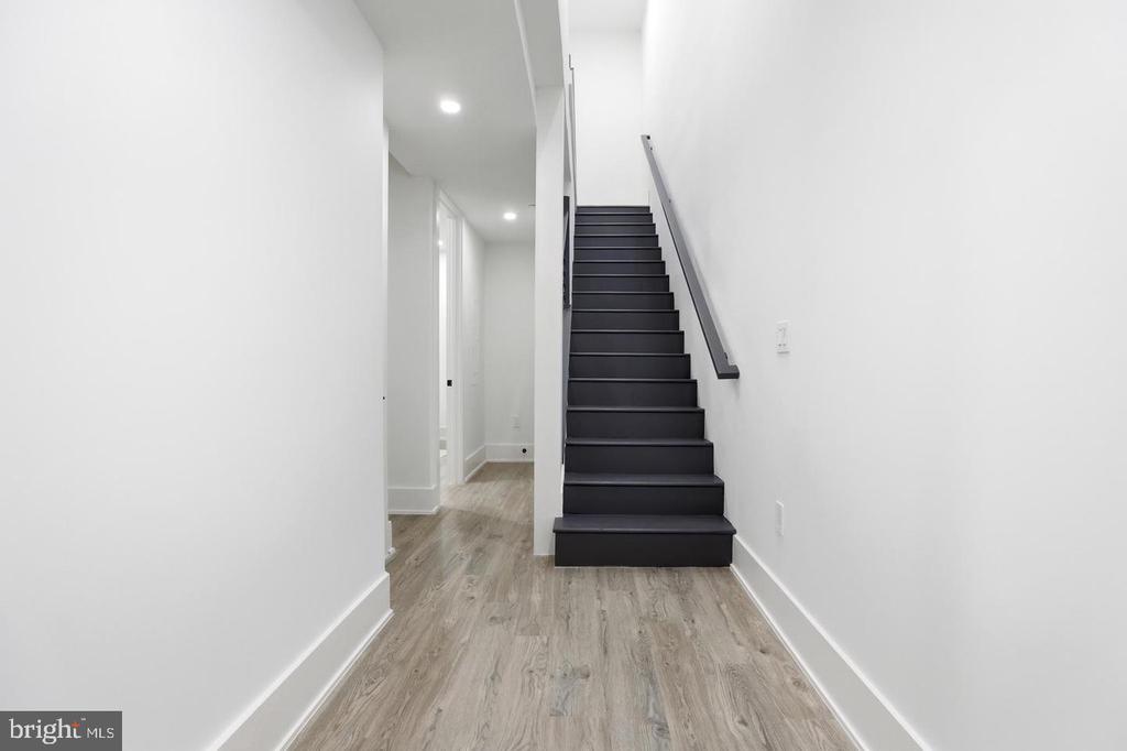 1140 OATES STREET NE Unit: 101