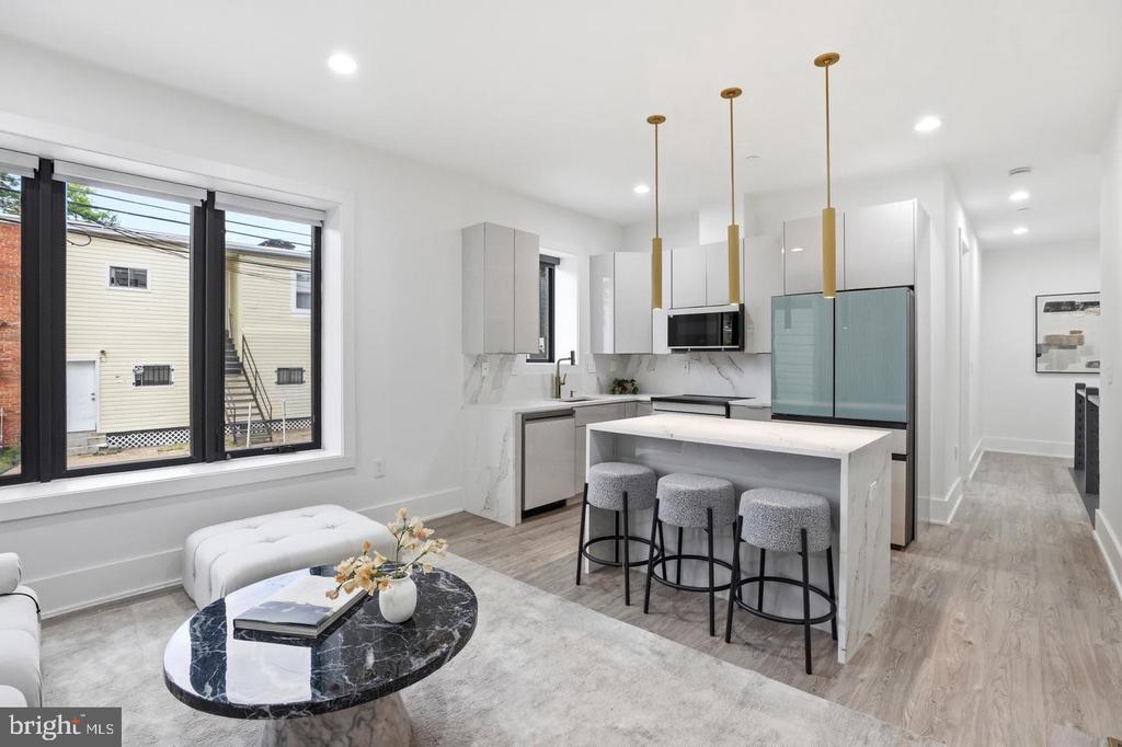 1140 OATES STREET NE Unit: 101