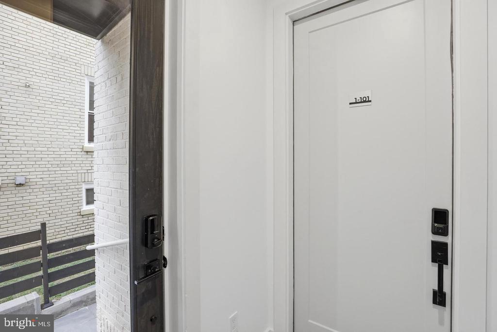 1140 OATES STREET NE Unit: 101