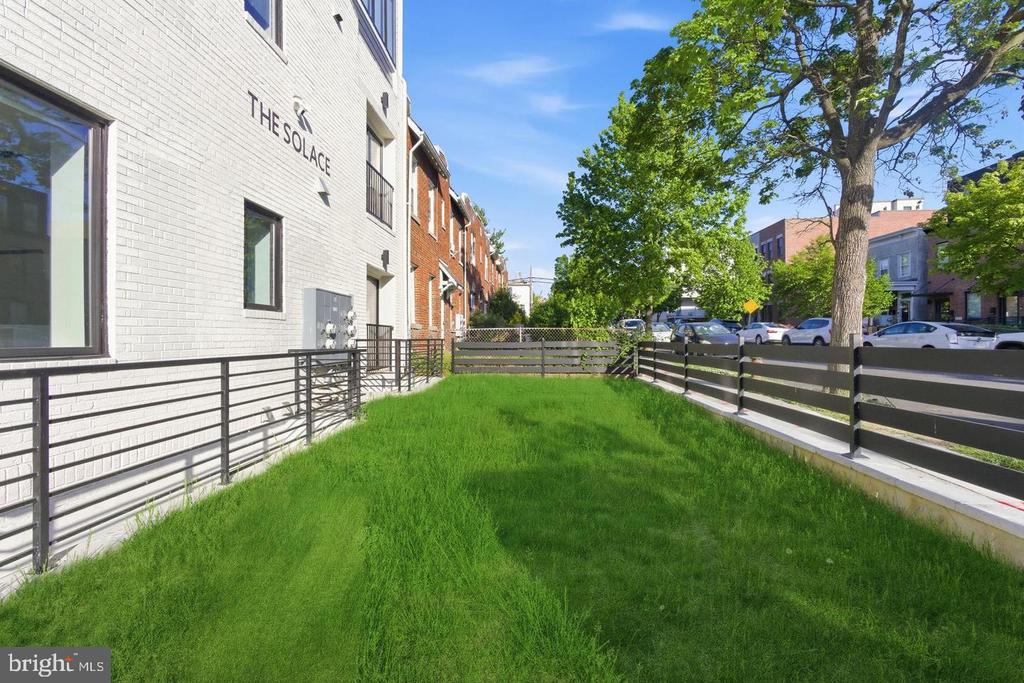 1140 OATES STREET NE Unit: 101