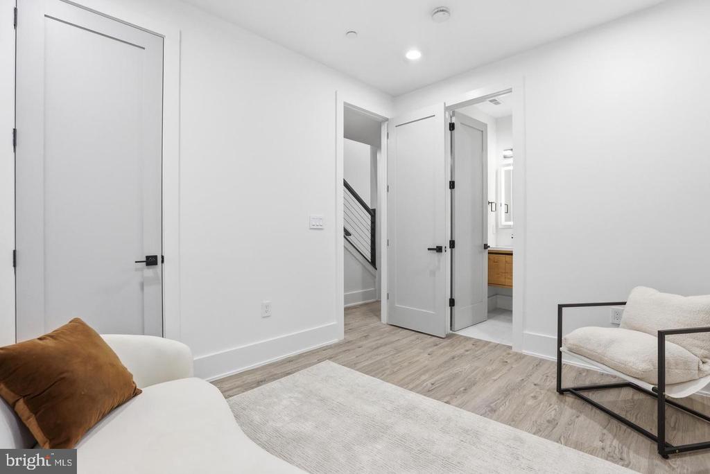 1140 OATES STREET NE Unit: 101