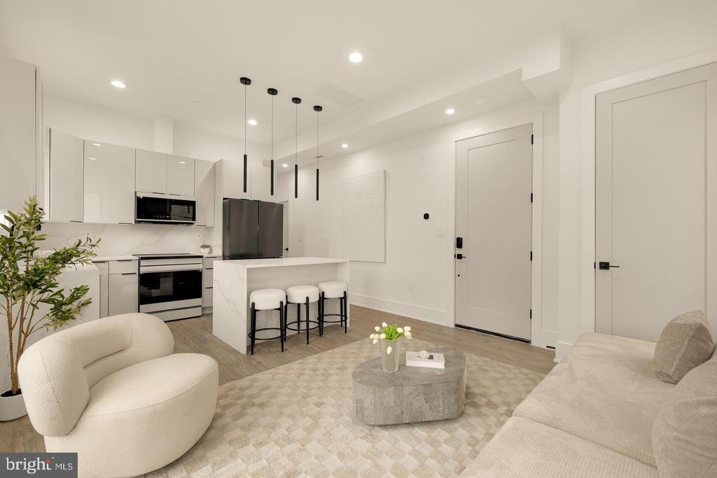 1140 OATES STREET NE Unit: 201