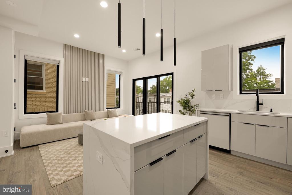 1140 OATES STREET NE Unit: 201