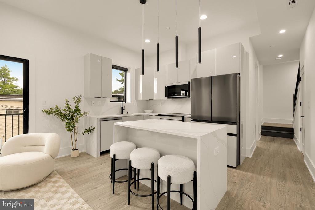 1140 OATES STREET NE Unit: 201