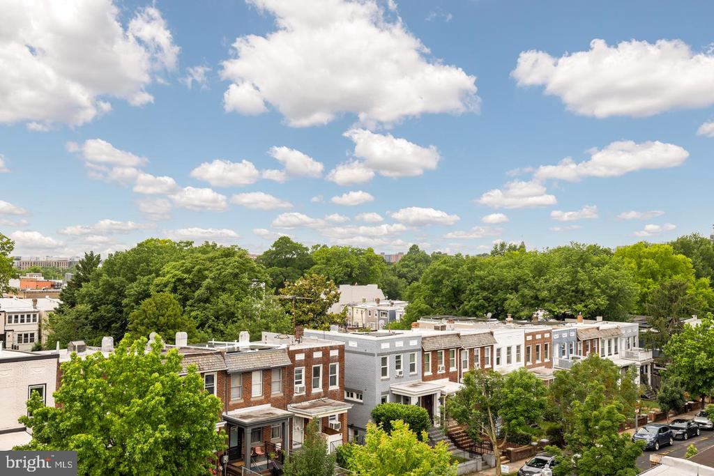 1140 OATES STREET NE Unit: 201