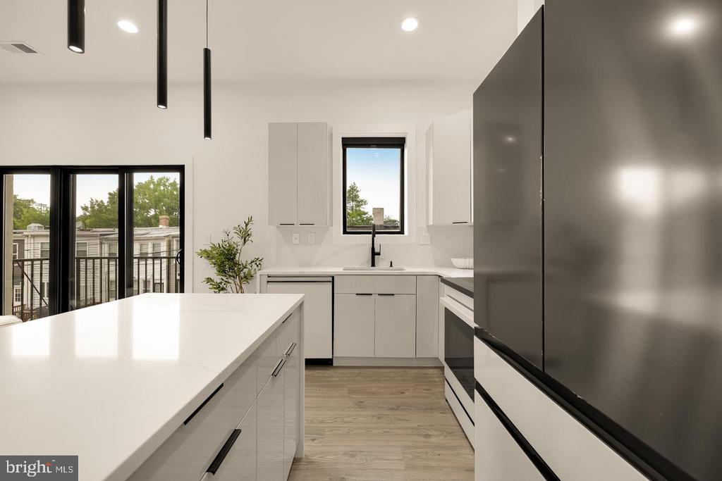 1140 OATES STREET NE Unit: 201