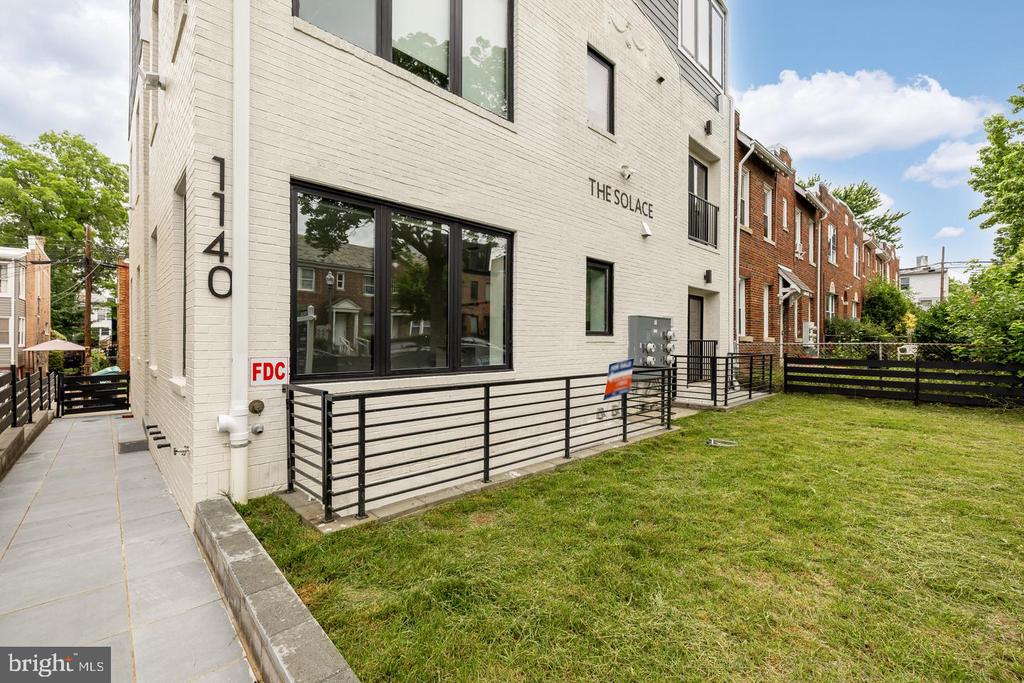 1140 OATES STREET NE Unit: 201
