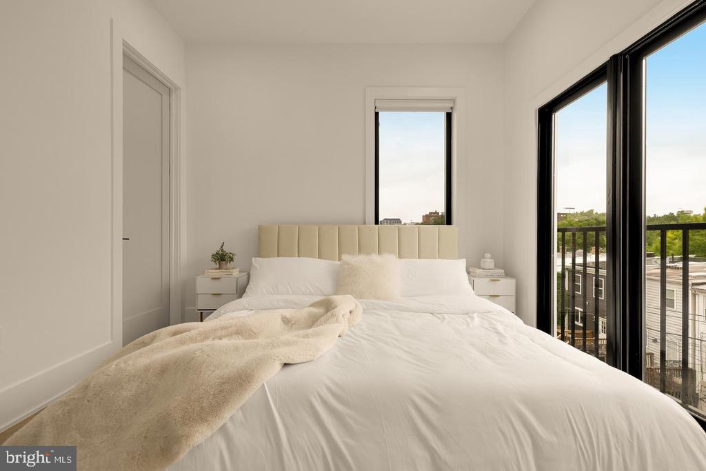 1140 OATES STREET NE Unit: 201