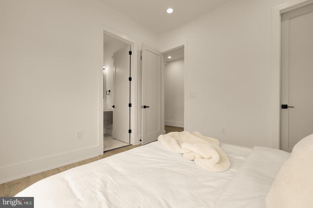 1140 OATES STREET NE Unit: 201