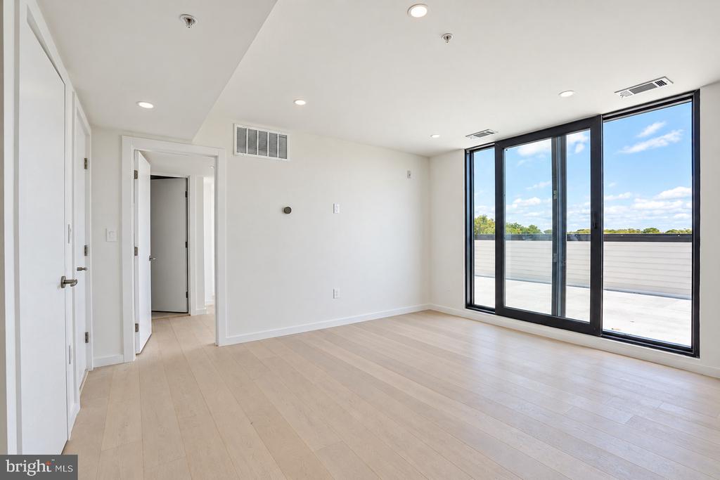 2117 M STREET NE