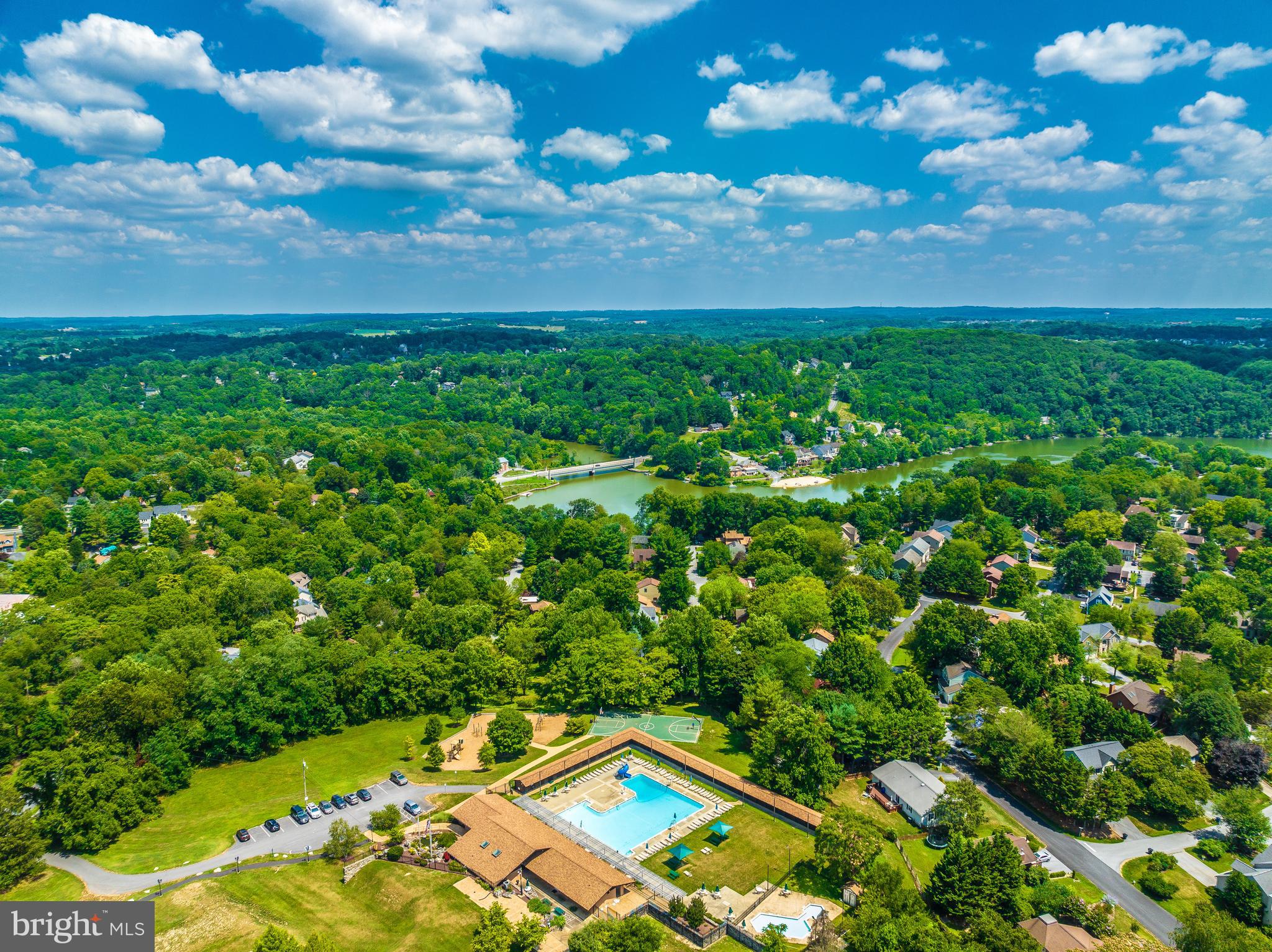 6812 CHICKADEE LANE