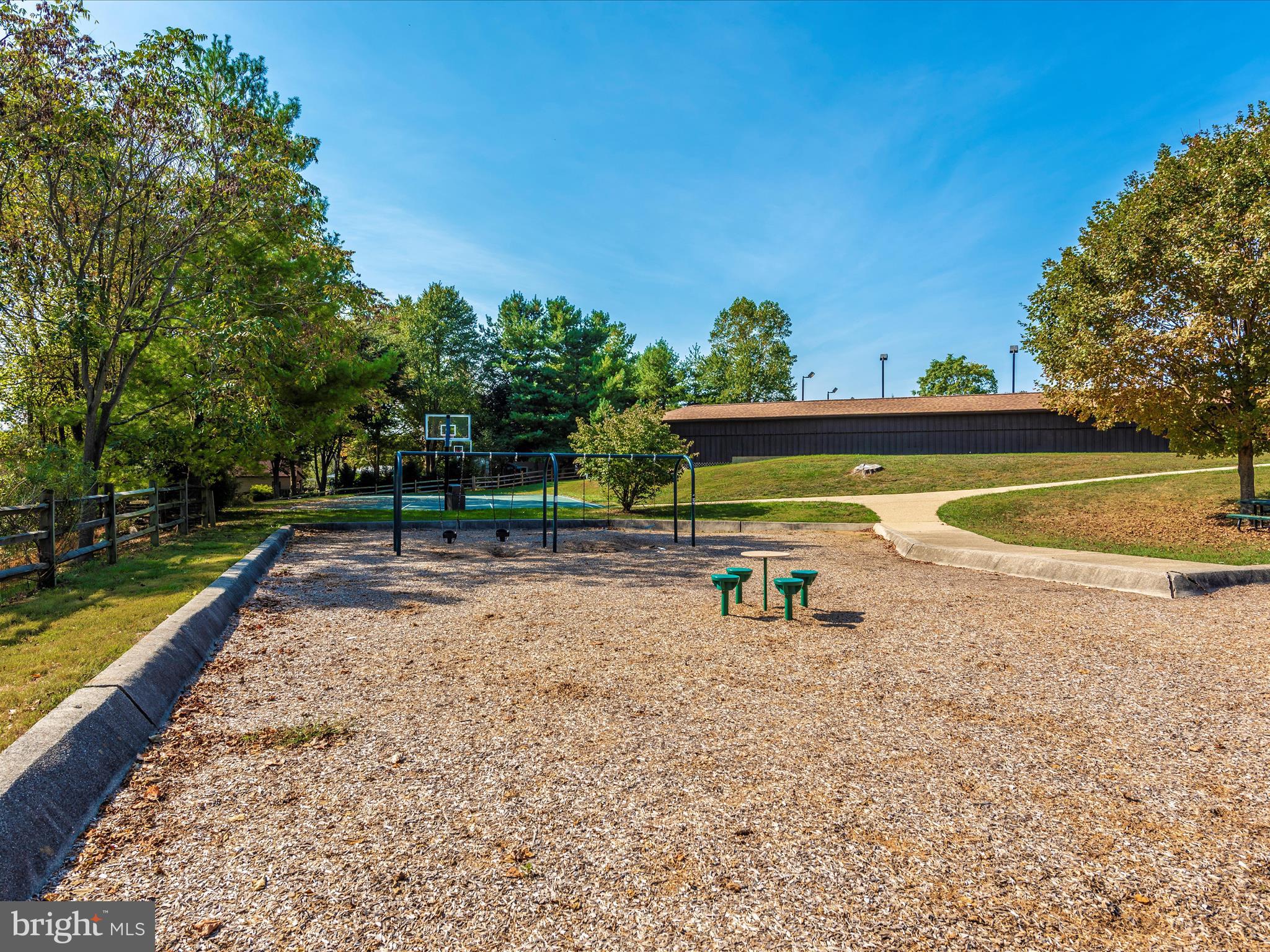 6812 CHICKADEE LANE