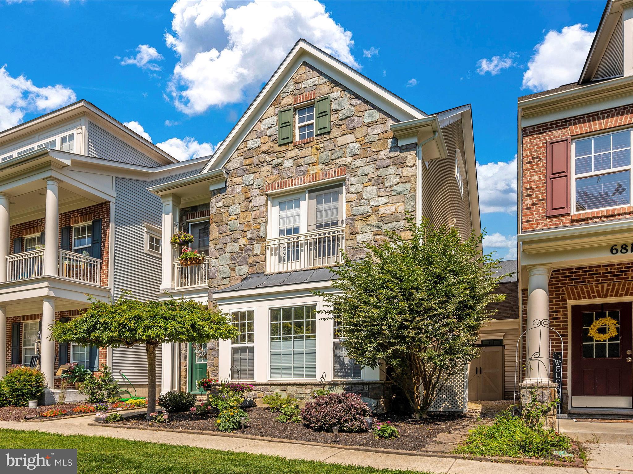 6812 CHICKADEE LANE