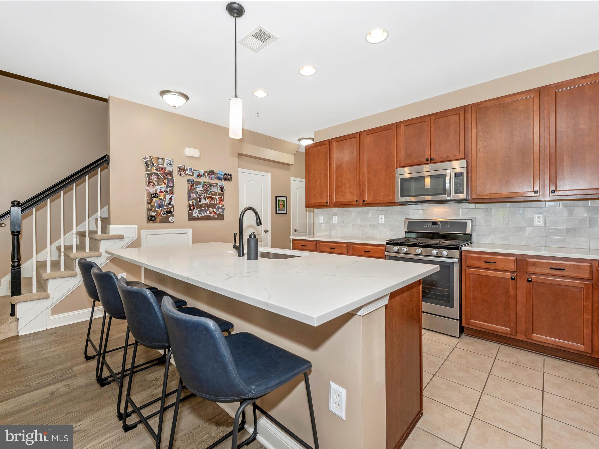 6812 CHICKADEE LANE
