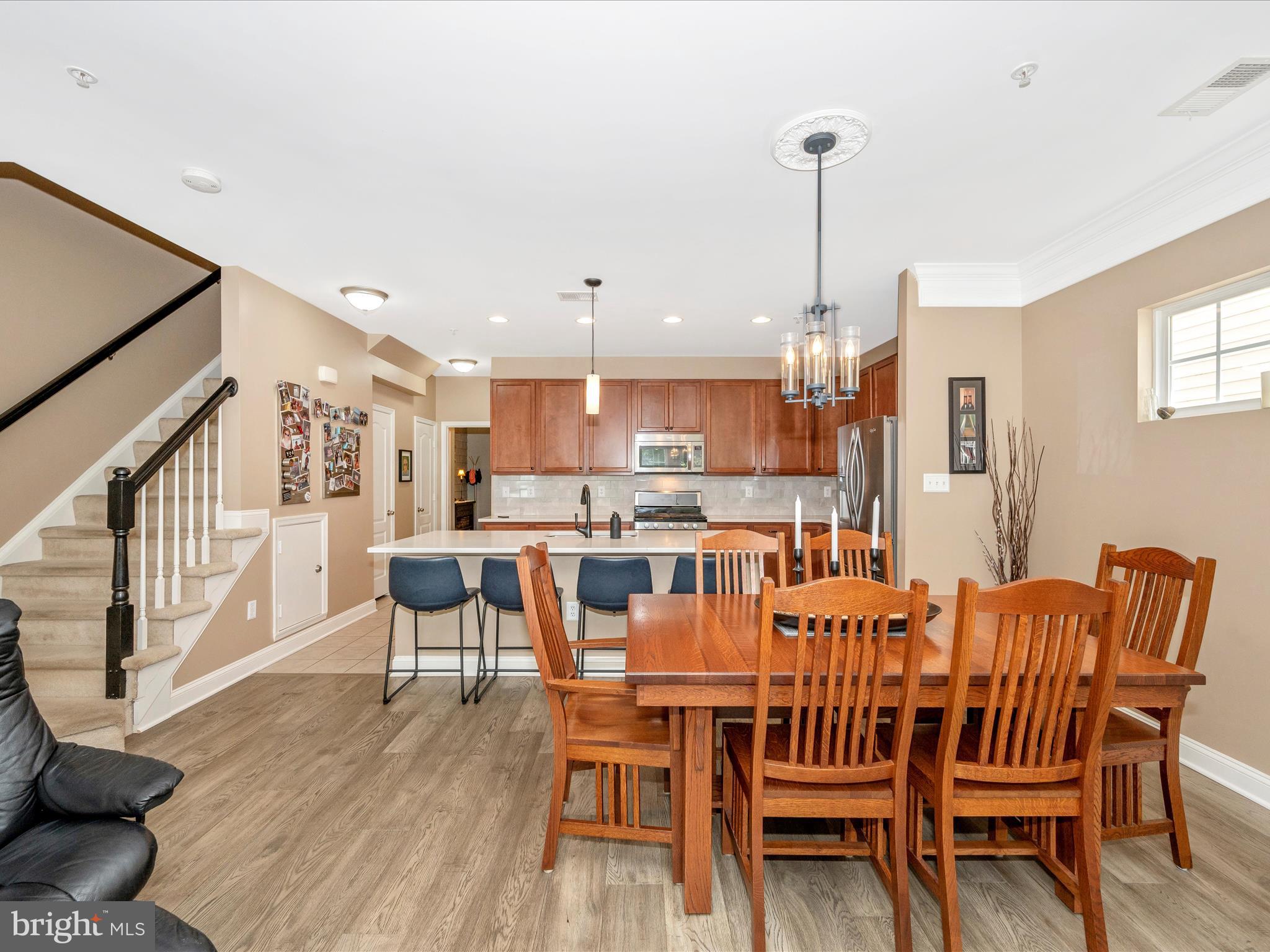 6812 CHICKADEE LANE