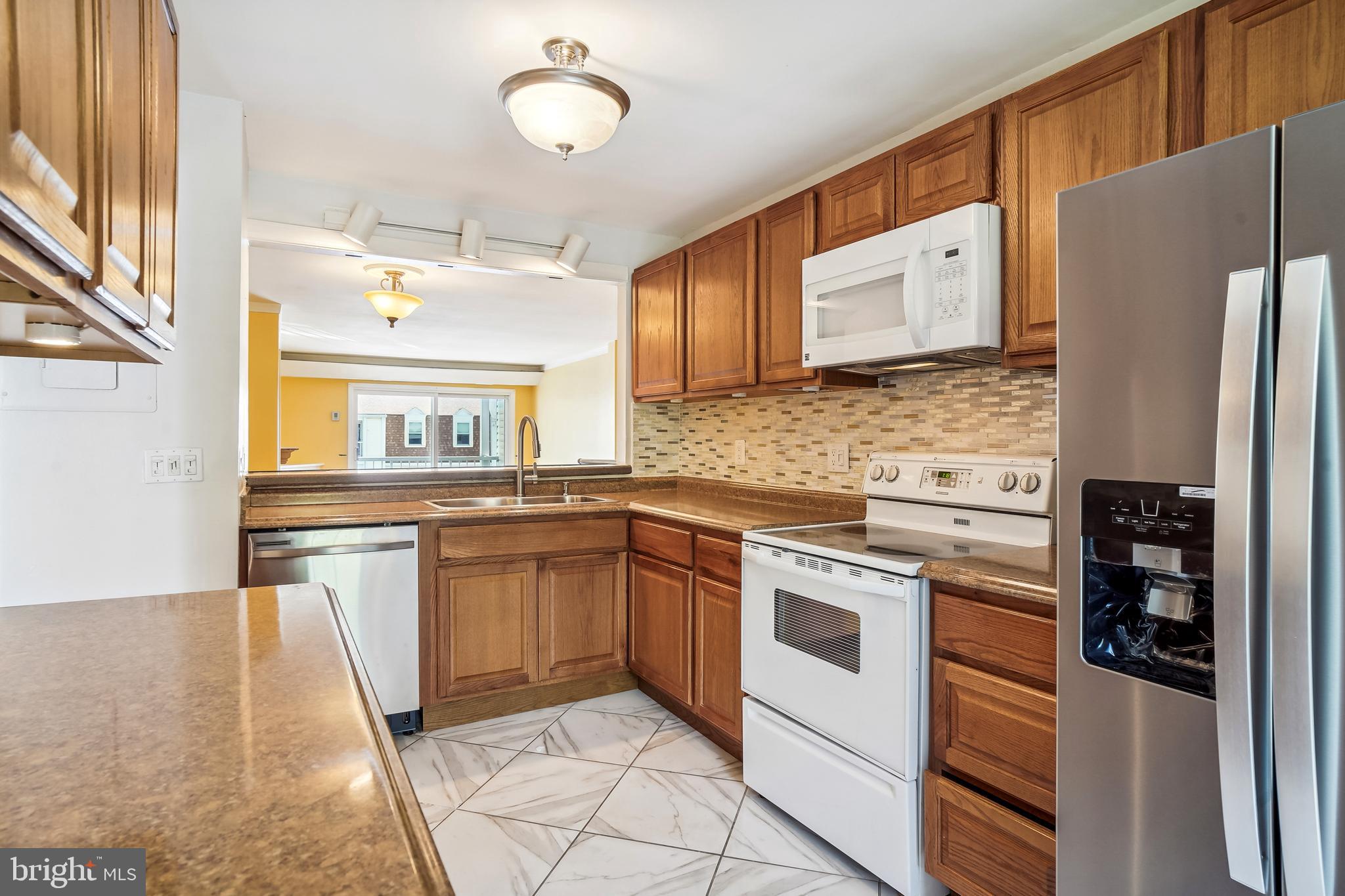 20325 BEACONFIELD TERRACE Unit: 101