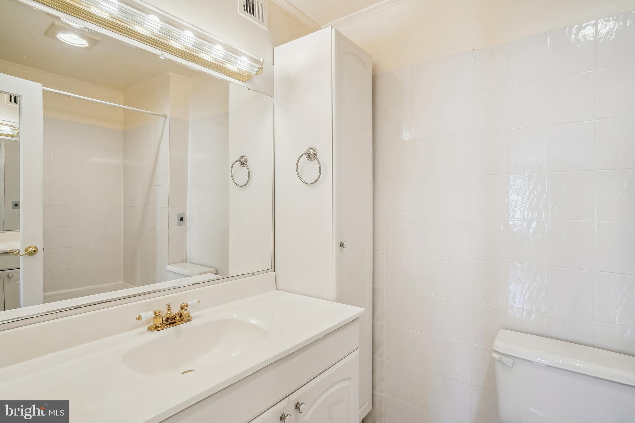 20325 BEACONFIELD TERRACE Unit: 101