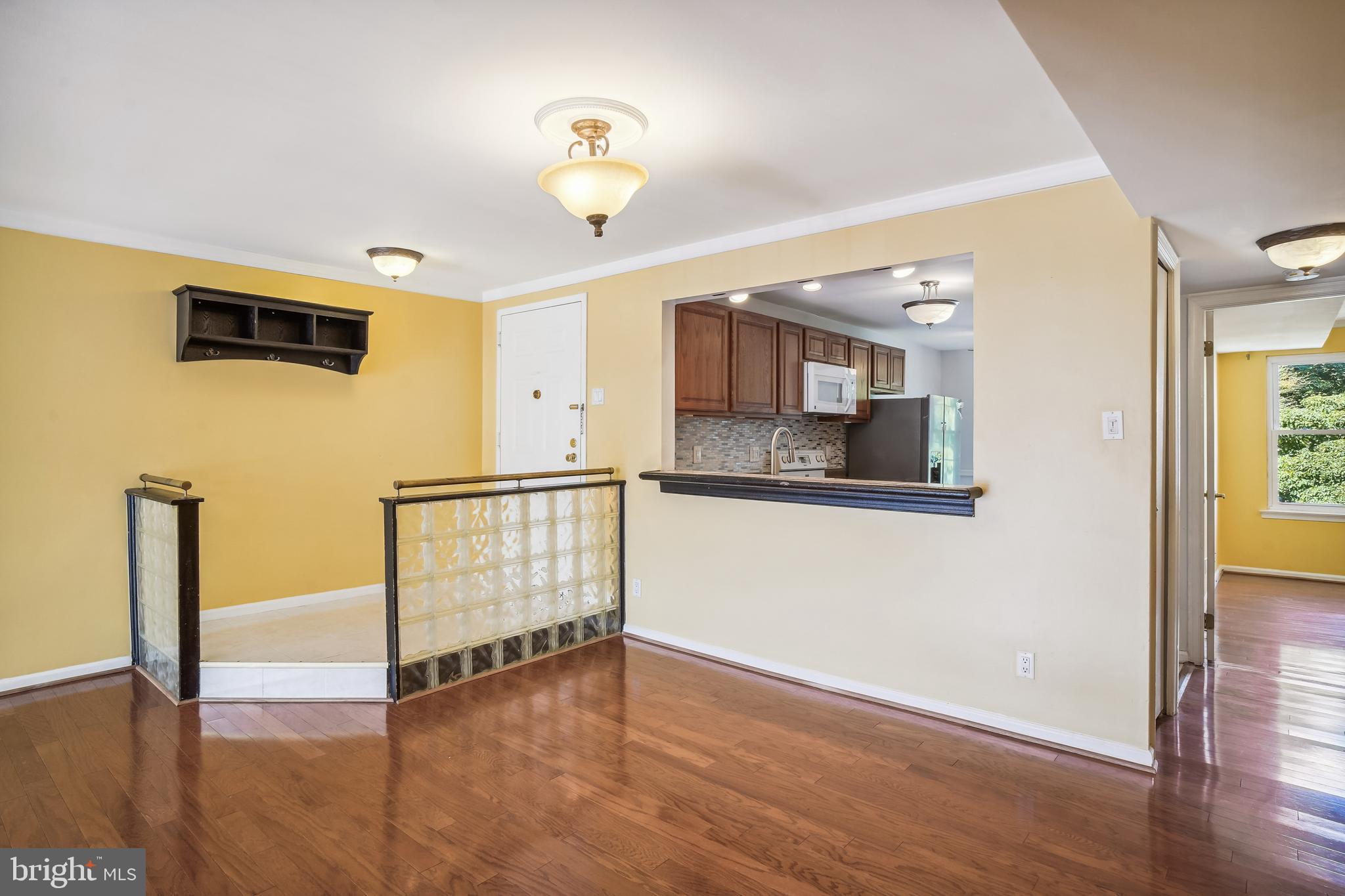 20325 BEACONFIELD TERRACE Unit: 101