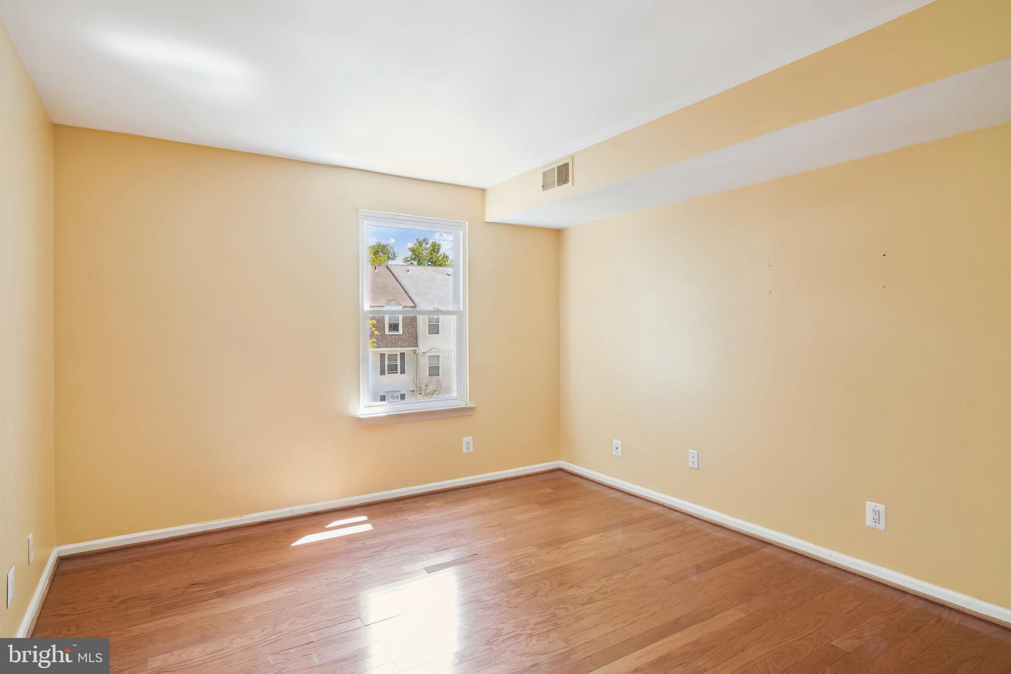 20325 BEACONFIELD TERRACE Unit: 101