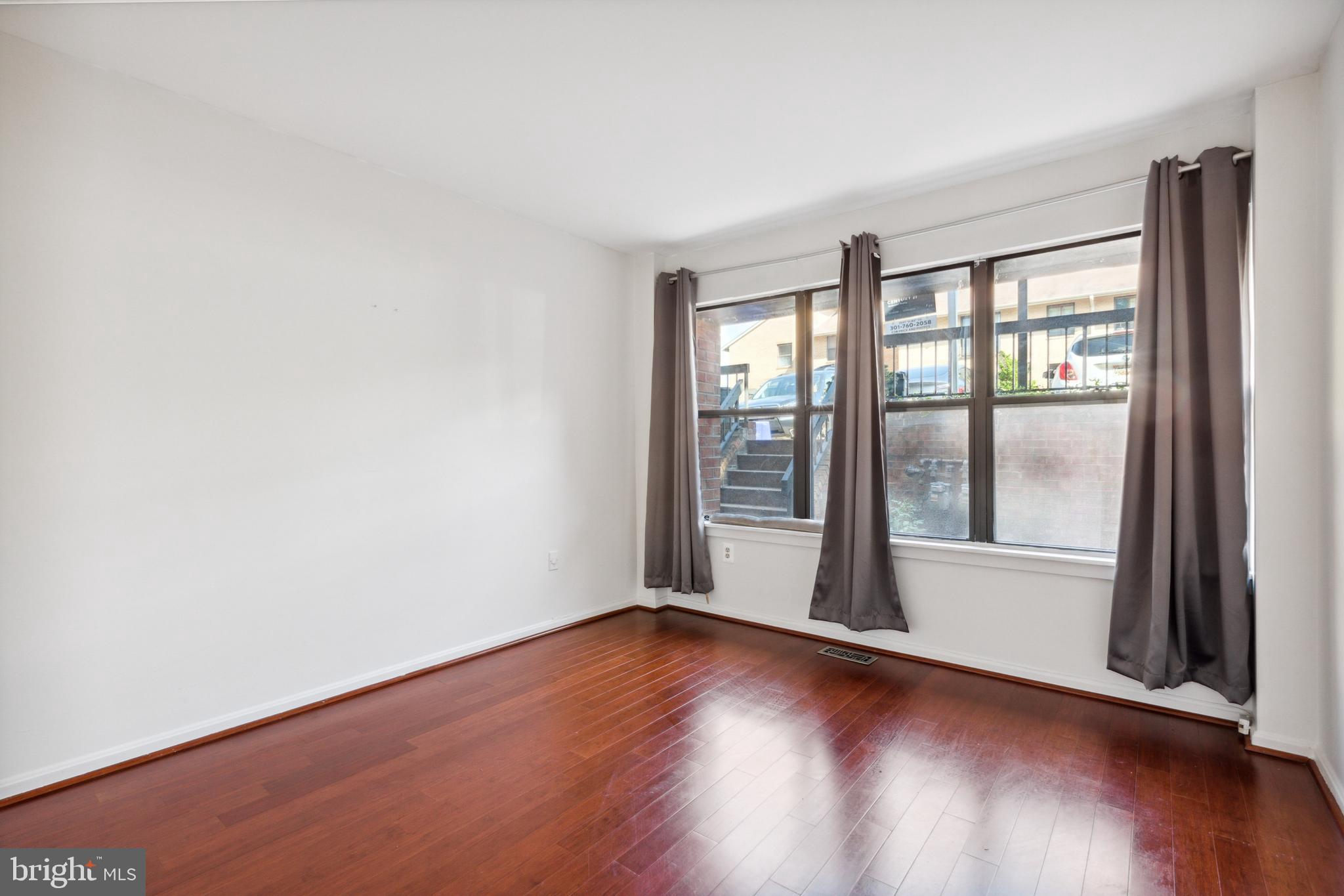 28 Dudley Ct #14