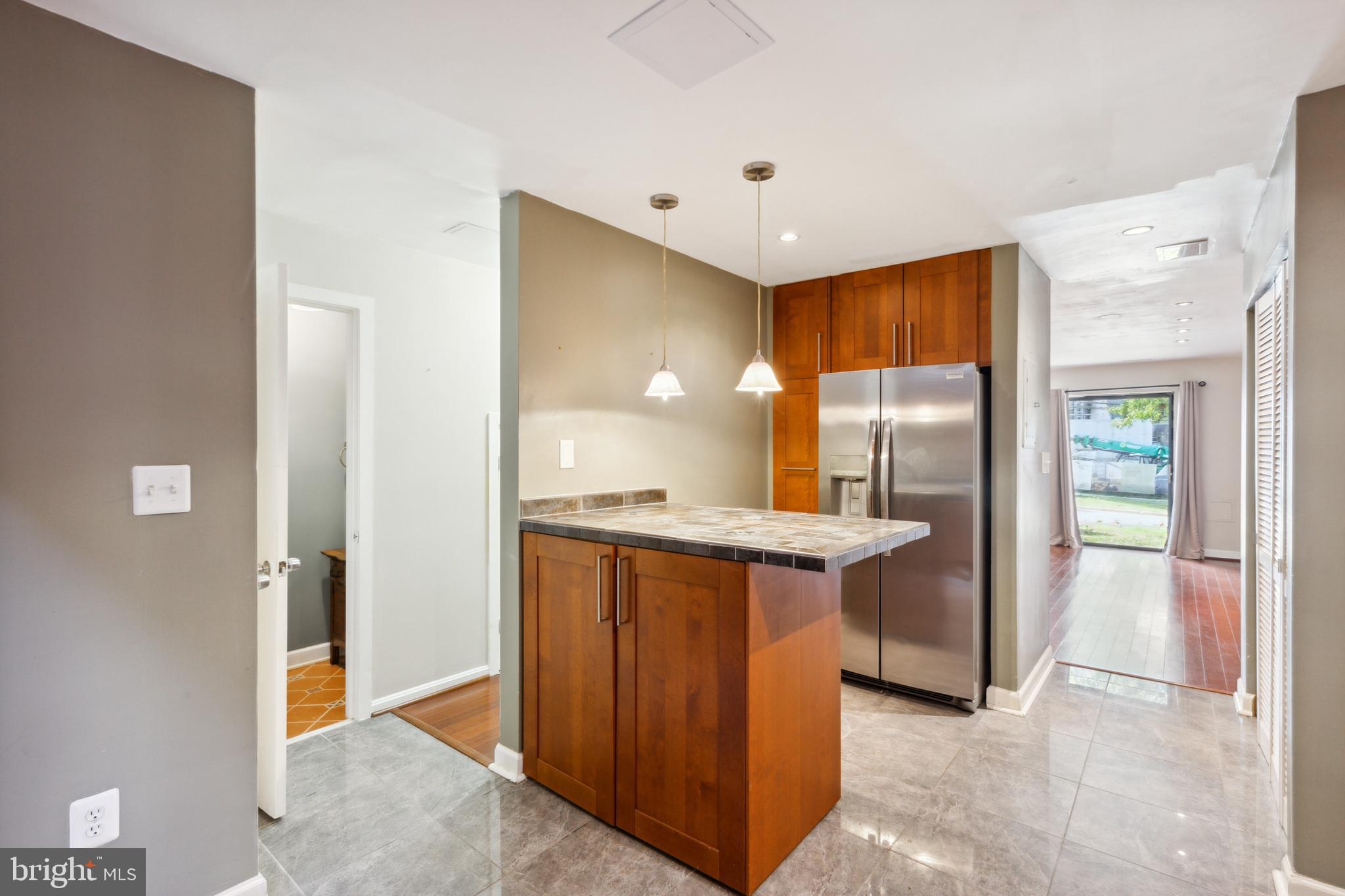 28 Dudley Ct #14
