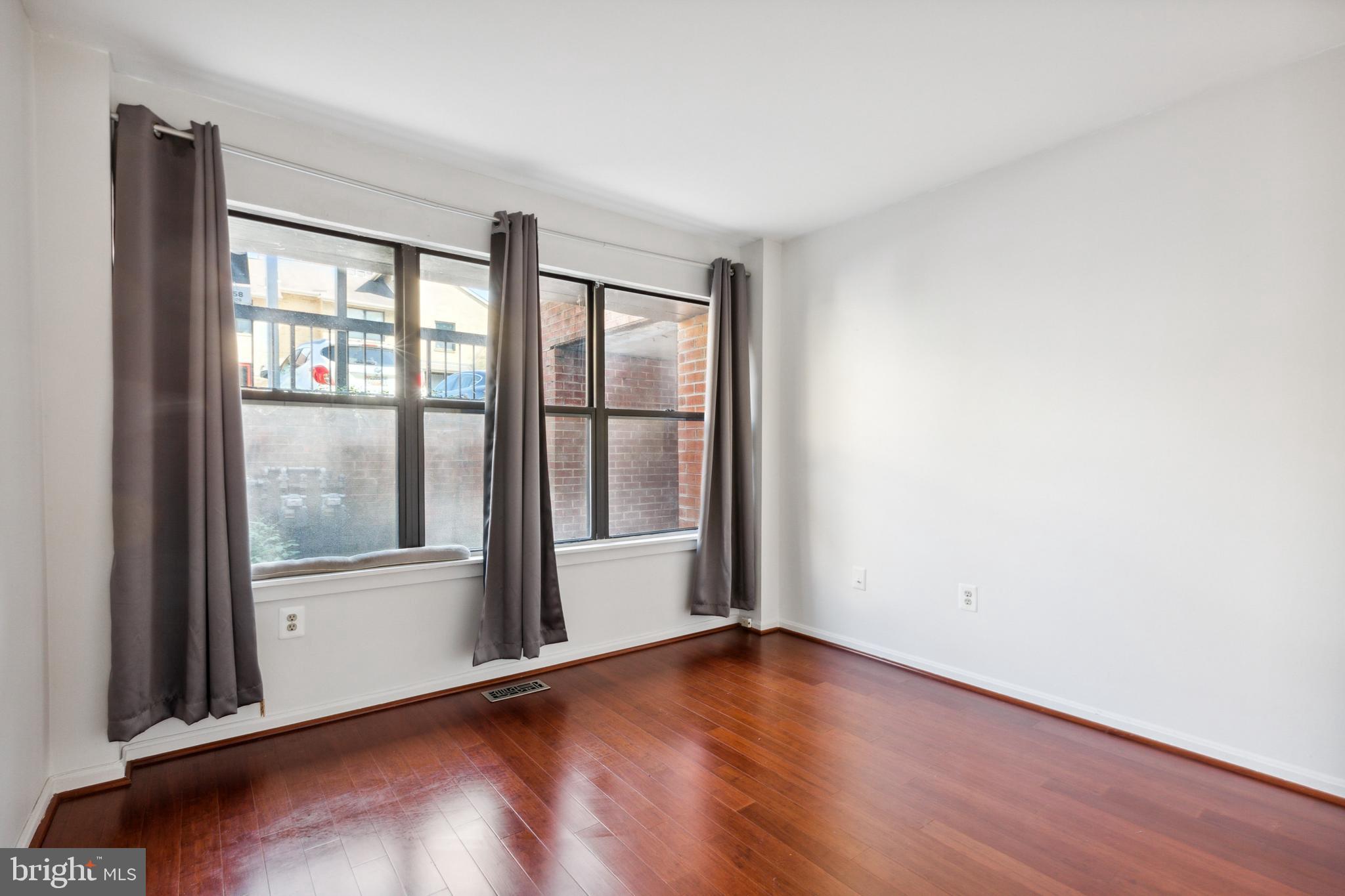 28 Dudley Ct #14