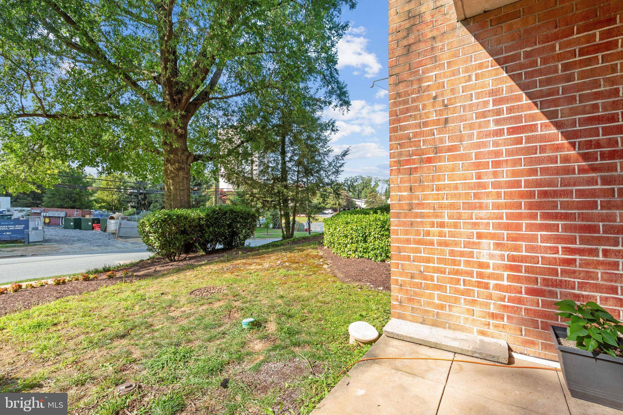 28 Dudley Ct #14